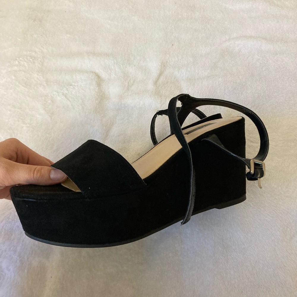 Forever 21 Black Platform Sandals with Straps - Picture 5 of 9